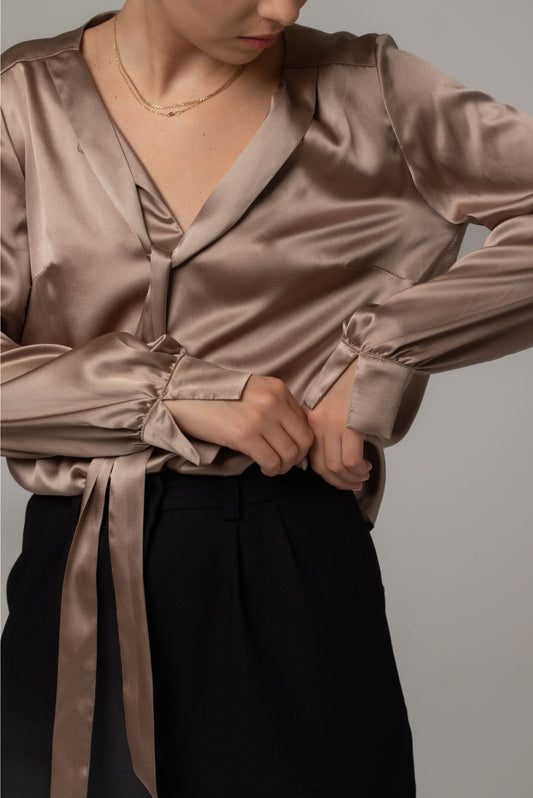 Bluzka z jedwabiu naturalnego wiązana na szyi