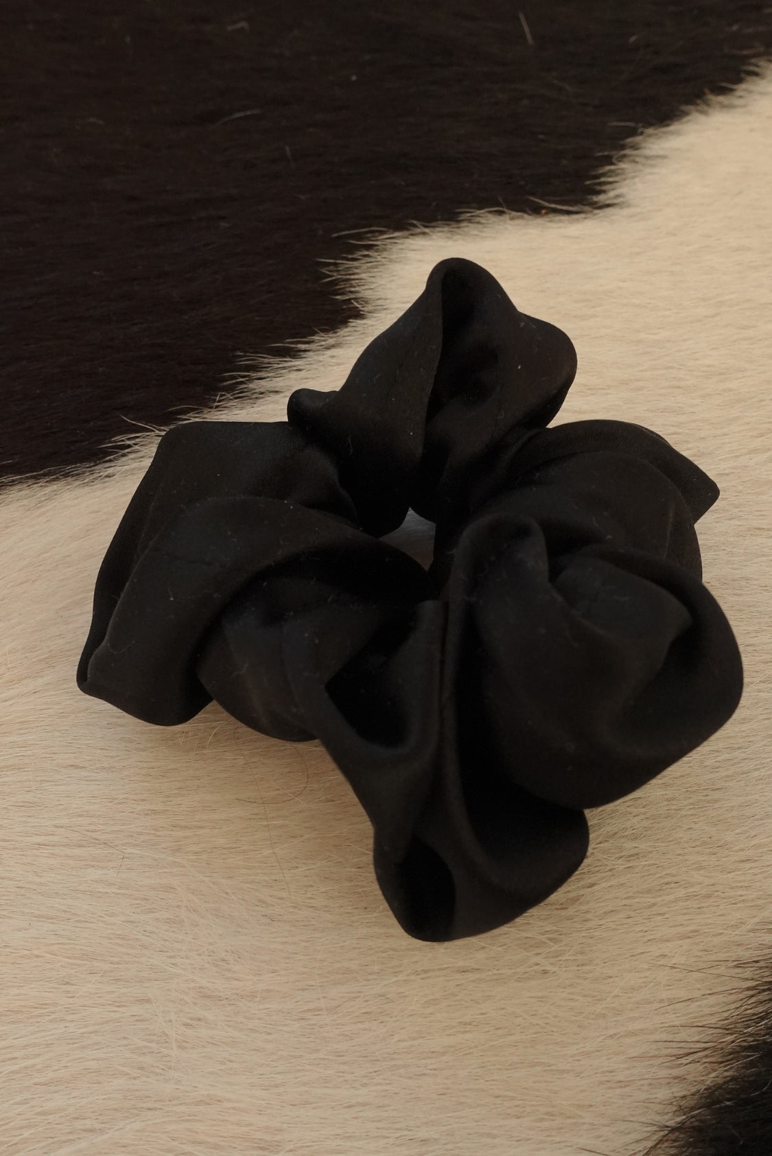 Scrunchie jedwabna gumka do włosów