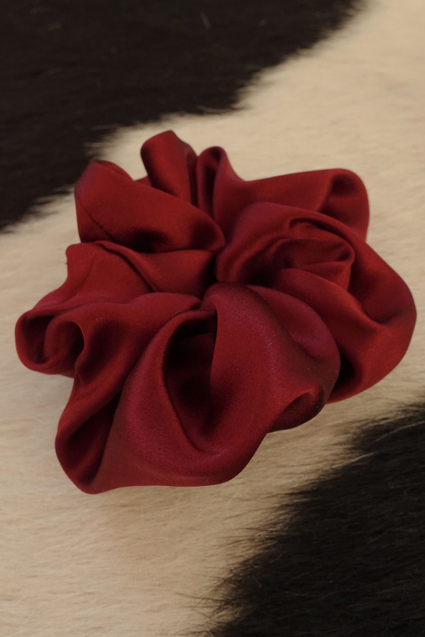 Scrunchie jedwabna gumka do włosów