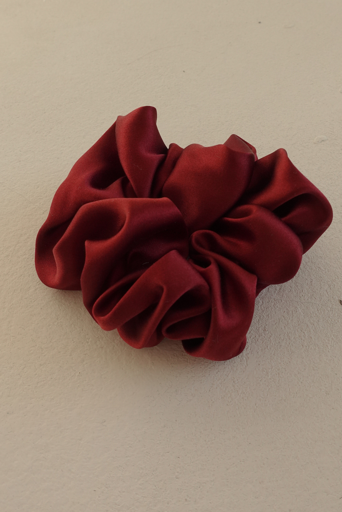 Scrunchie jedwabna gumka do włosów