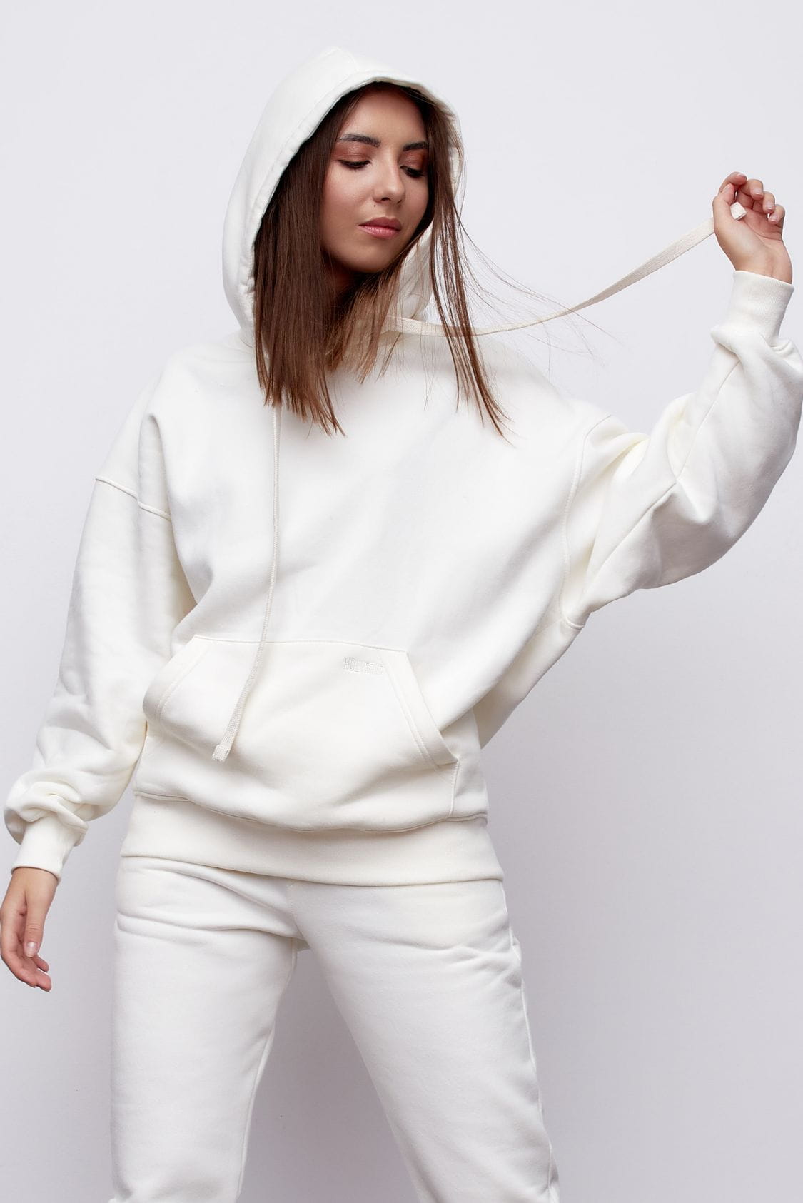 Bawełniana bluza damska oversize długa z kapturem, biała - Holystic