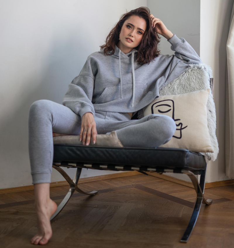 Bawełniana bluza damska oversize krótka z kapturem, szara - Holystic