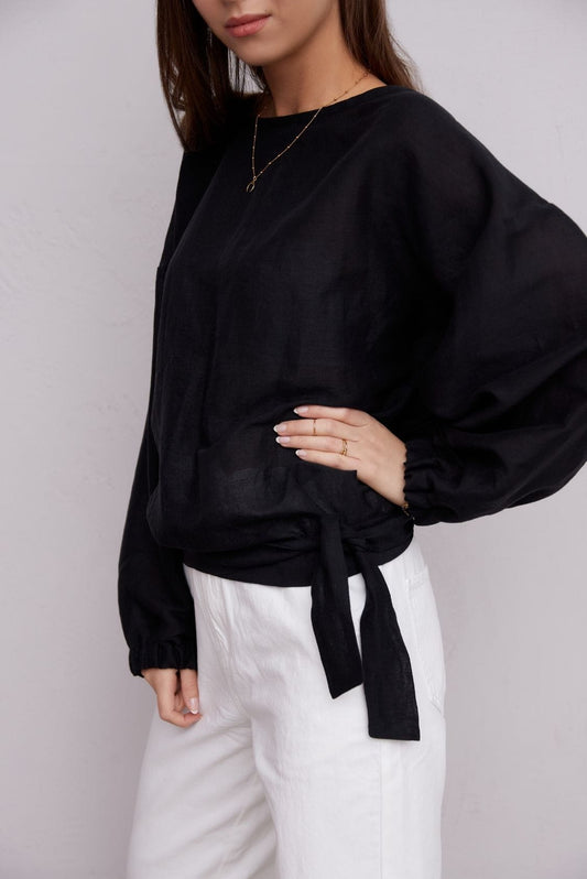Lniana bluzka kopertowa wiązana w pasie, czarna - Holystic