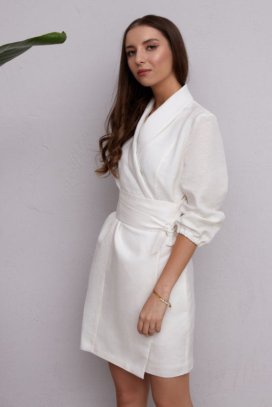 Lniana sukienka zakładana a'la marynarka, biała - Holystic