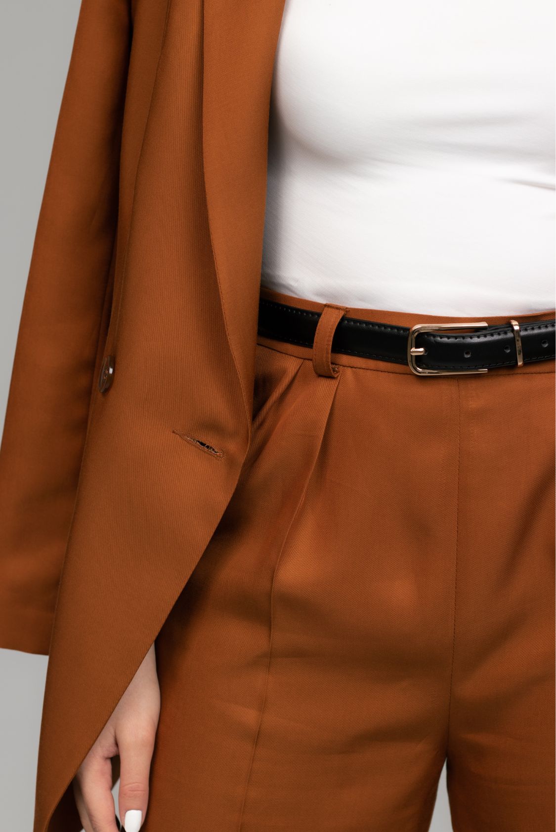 Krótkie spodnie garniturowe damskie z wiskozy i lyocellu