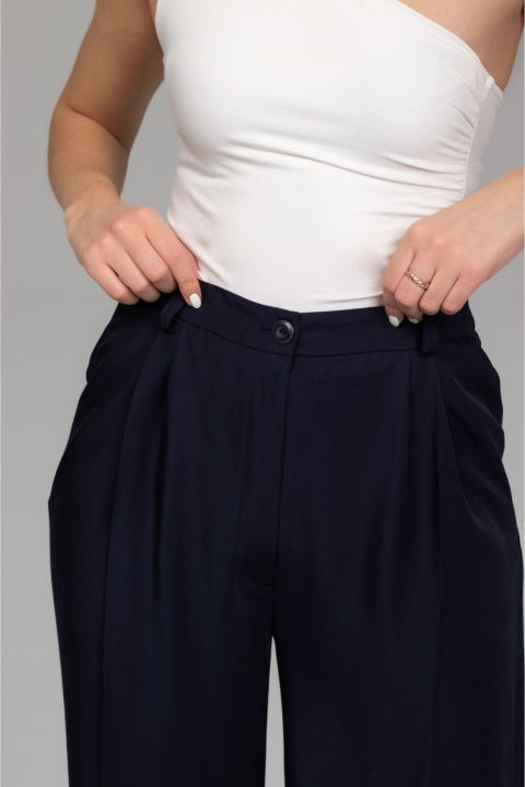 spodnie-damskie-garniturowe-z-lyocellu-i-wiskozy-granatowe-3_b1419268-f416-4e5d-bd82-da1ca0bdda7f.jpg