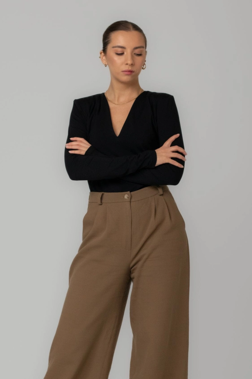 longsleeve-bluzka-bawelniana-z-dlugim-rekawem-z-dekoltem-v-czarna-2.jpg