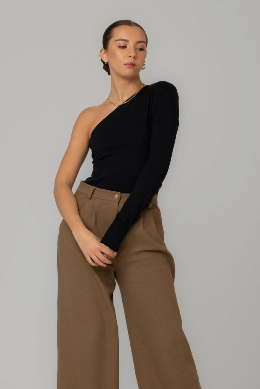 longsleeve-bluzka-bawelniana-na-jedno-ramie-czarna-2.jpg