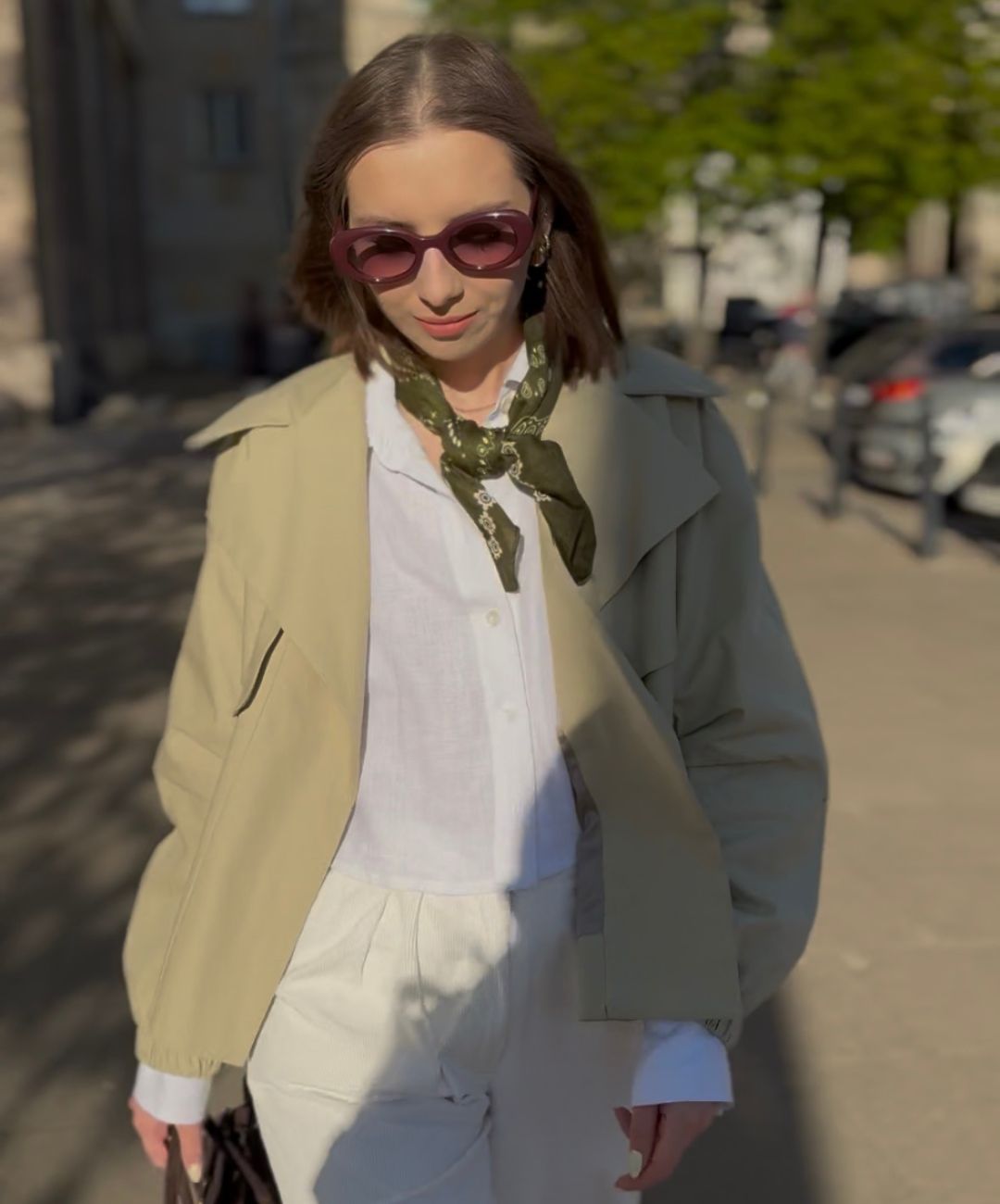 Jak stylizować beżowy trencz 2026
